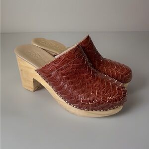Free People Hillary Clog Wood Platform Brown Textured Leather~38